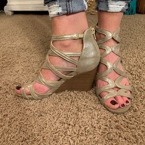 Champagne Wedges Maurice’s